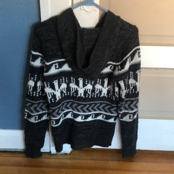 Tribal Pattern Sweater - Picture 3 of 4